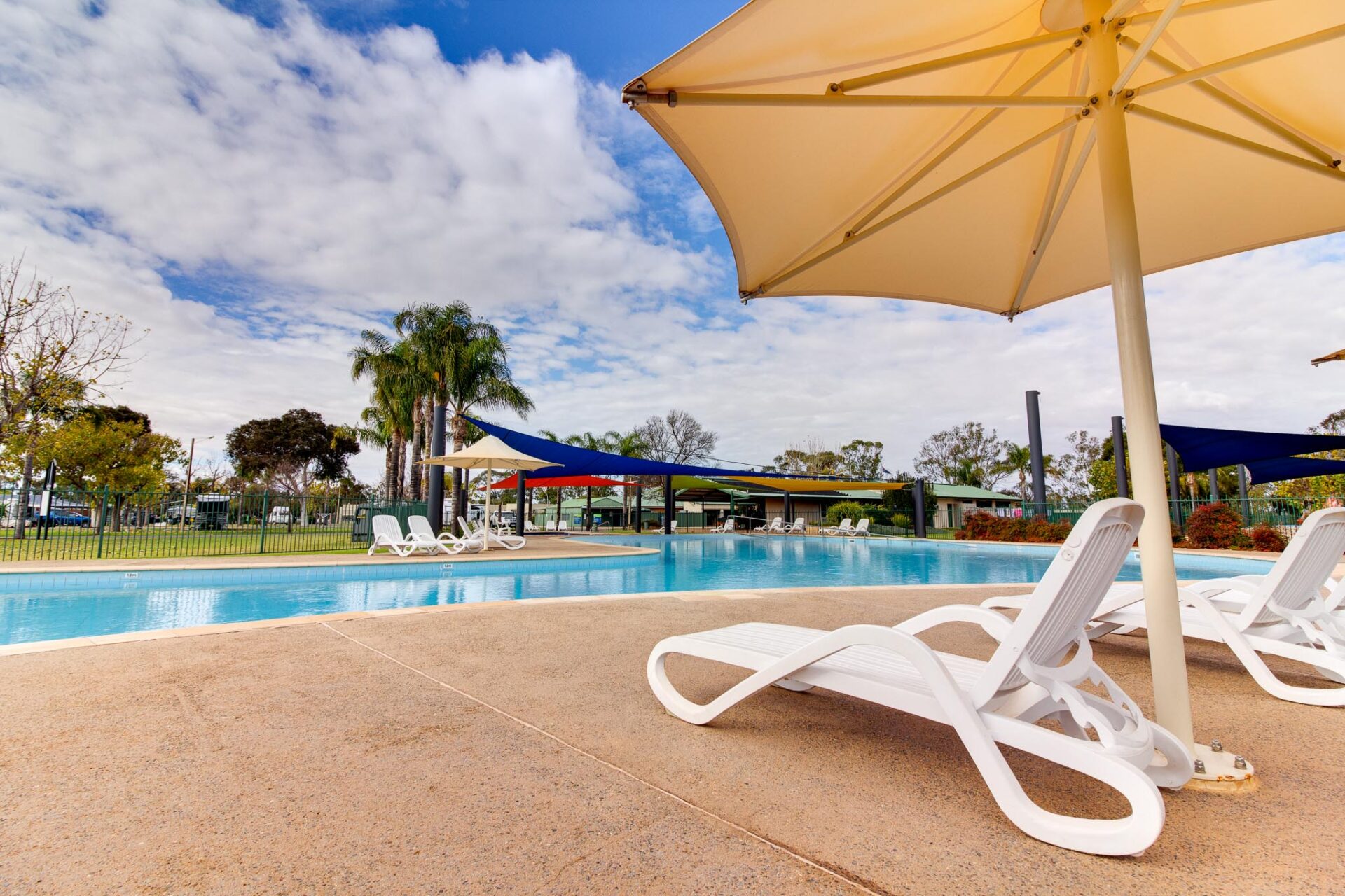 promotional photography, riverland commercial photography, swimming pool, berri riverside holiday park